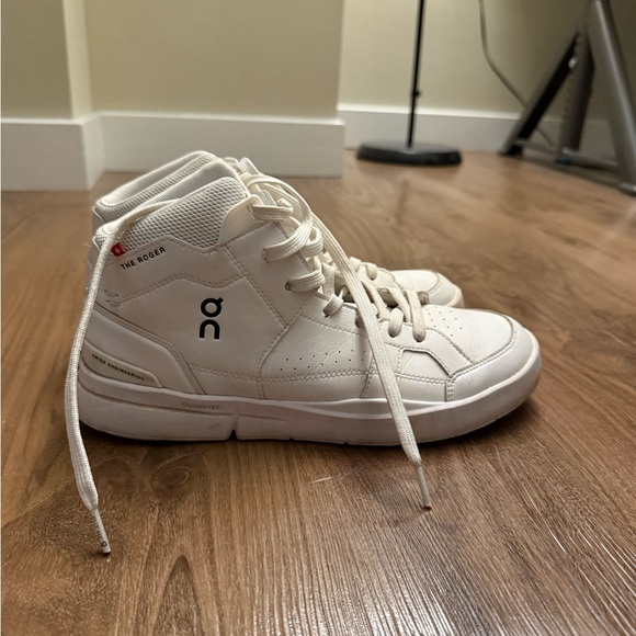 On The Roger Clubhouse Mid Tennis Sneaker White - Picture 3 of 4